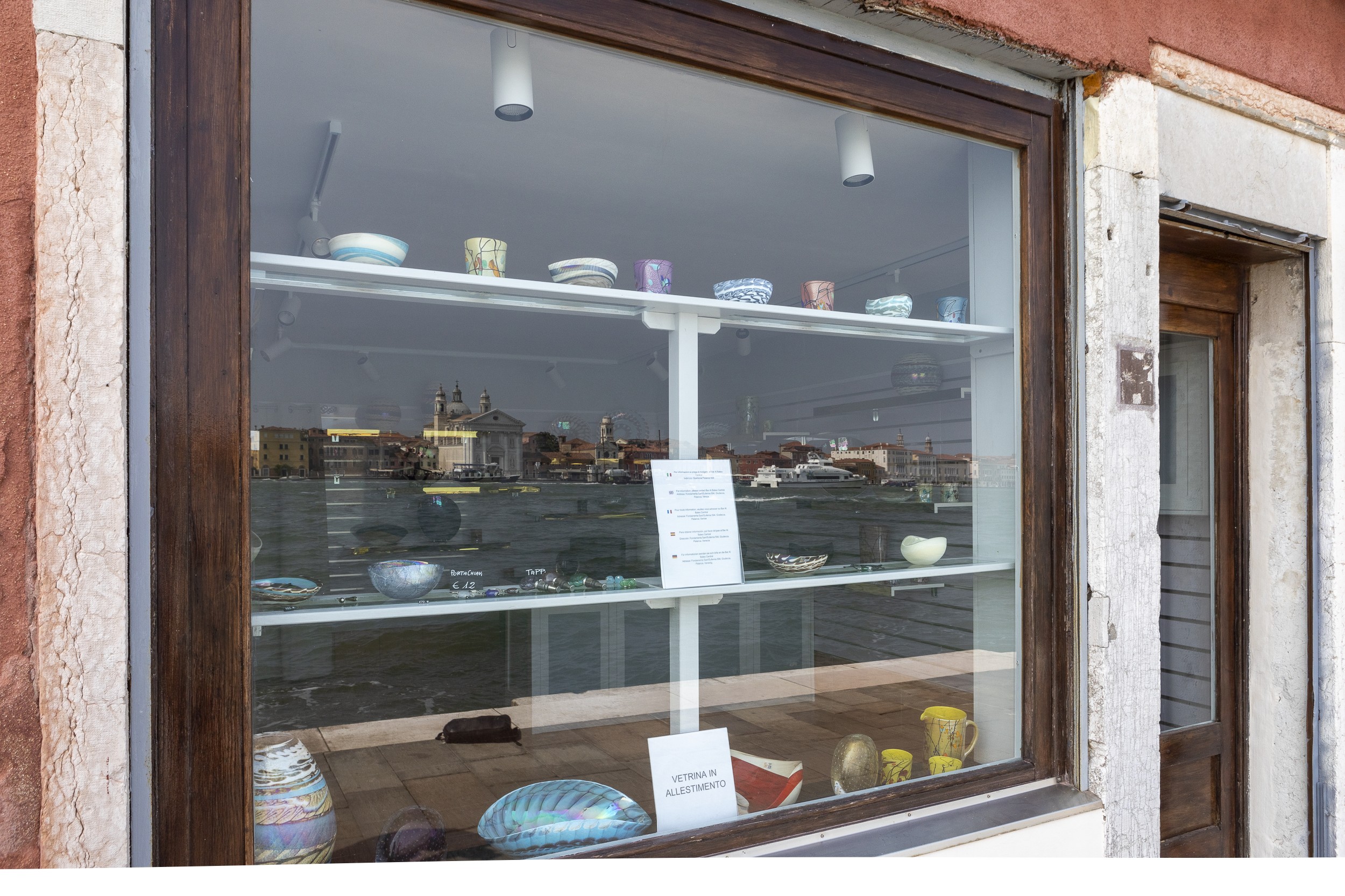 Vetrina del negozio di vetro di Murano